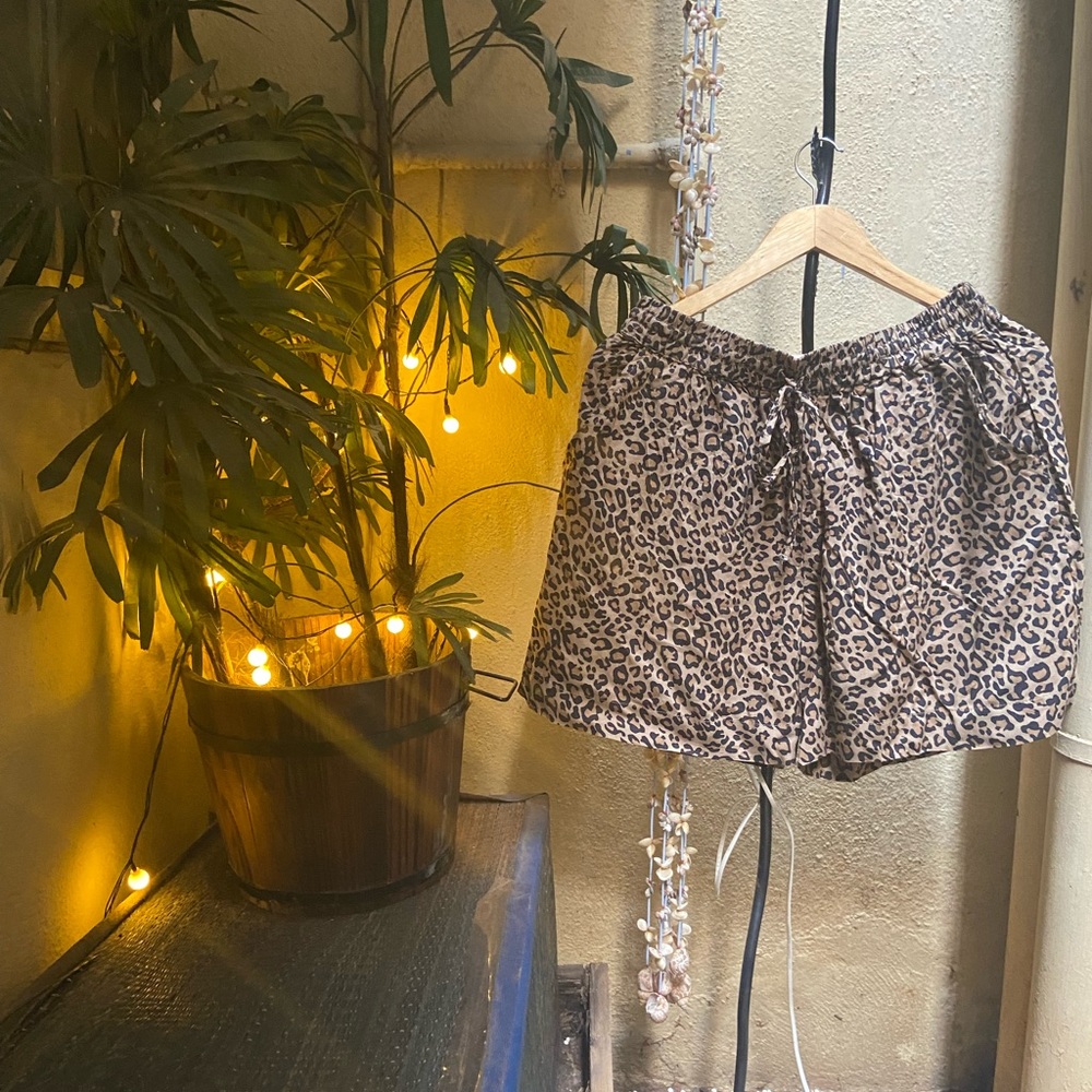 Leopard Print Shorts.Size- XS - Picture 3 of 12
